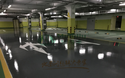 ‌旧地面翻新方案：临夏环氧地坪涂层覆盖混凝土裂缝修复技术